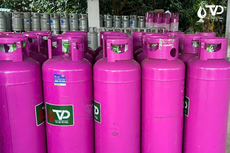 Giá Bình Gas Công Nghiệp 45kg Mới Nhất: Bí Quyết Chọn Giá Tốt & An Toàn Tuyệt Đối 2 Giá bình gas công nghiệp 45kg biến động theo nhiều yếu tố khác nhau