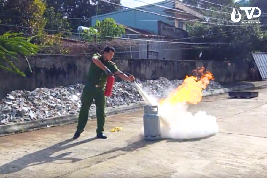 Cần xử lý nhanh khi bình gas công nghiệp 45kg bị rò rỉ hay cháy nhỏ